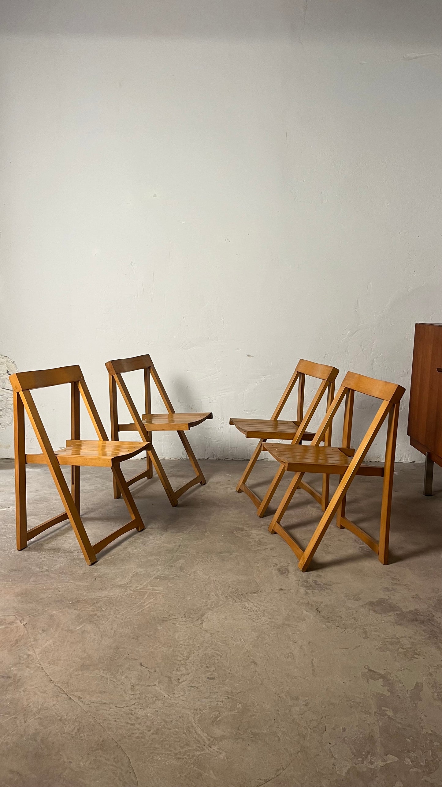 Lot de 4 chaises pliantes modèle “Trieste” par Aldo Jacober, 1966